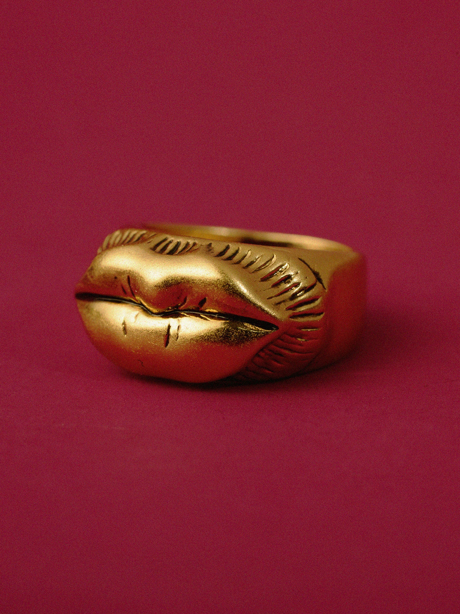 B! Classic Lip Pinky Ring