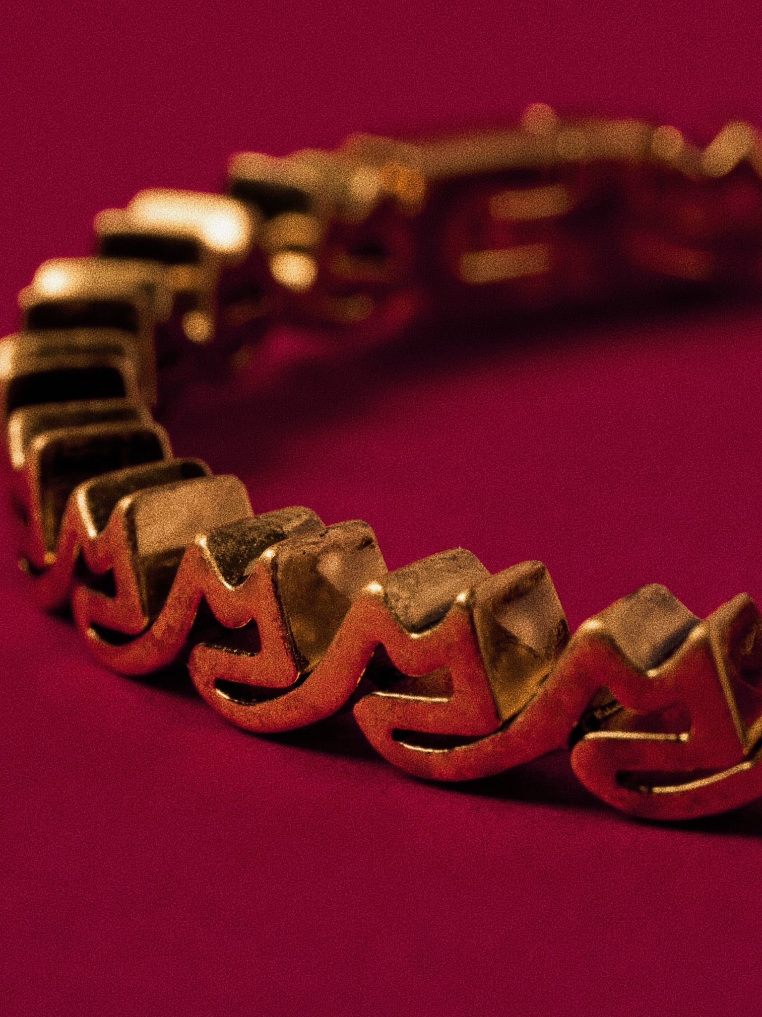 B! Lip Contour Bracelet